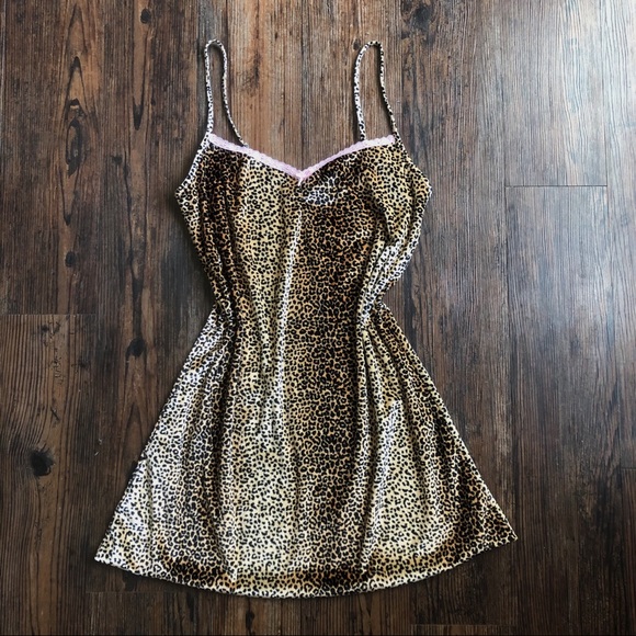 Vintage Other - Vintage Y2K faux fur leopard nightgown slip